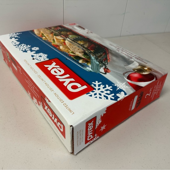 Pyrex Holiday Serveware 2pc Set - Limited Edition - Picture 3 of 6